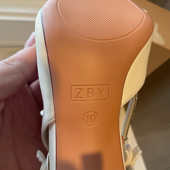 SIZE 10 ZBY WOMENS‎ RHINESTONE WEDDING HEELS - Picture 8 of 9